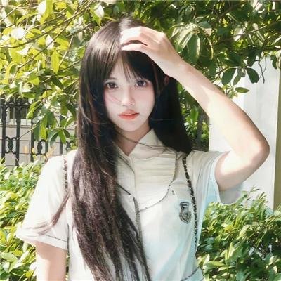 赠你玫瑰与月光